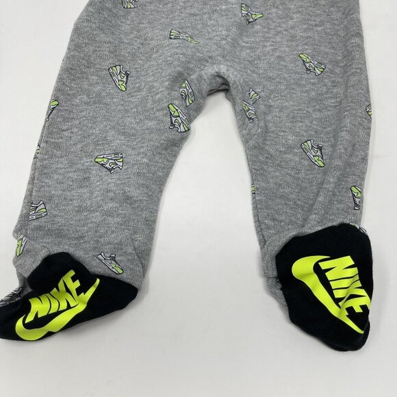 NEW Nike Footie Pajamas Baby Boy Size 3mo 3 Months Gray Sneakers Print Sleeper - Picture 9 of 12